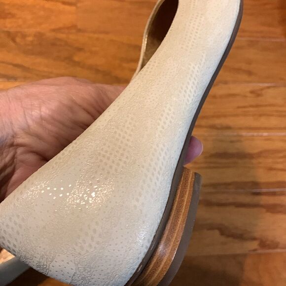 Mark Joseph size 8.5 cream flats.  Never worn cushion insole - Picture 10 of 13